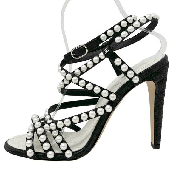 Chanel 18S Pearl Strappy Sandals Black Cracked Lambskin Heels Size 39 EU / 9 US - Picture 1 of 11